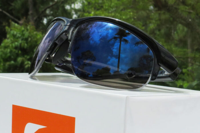 Hammer Lens in Black Frame, Gold Mirror Finish