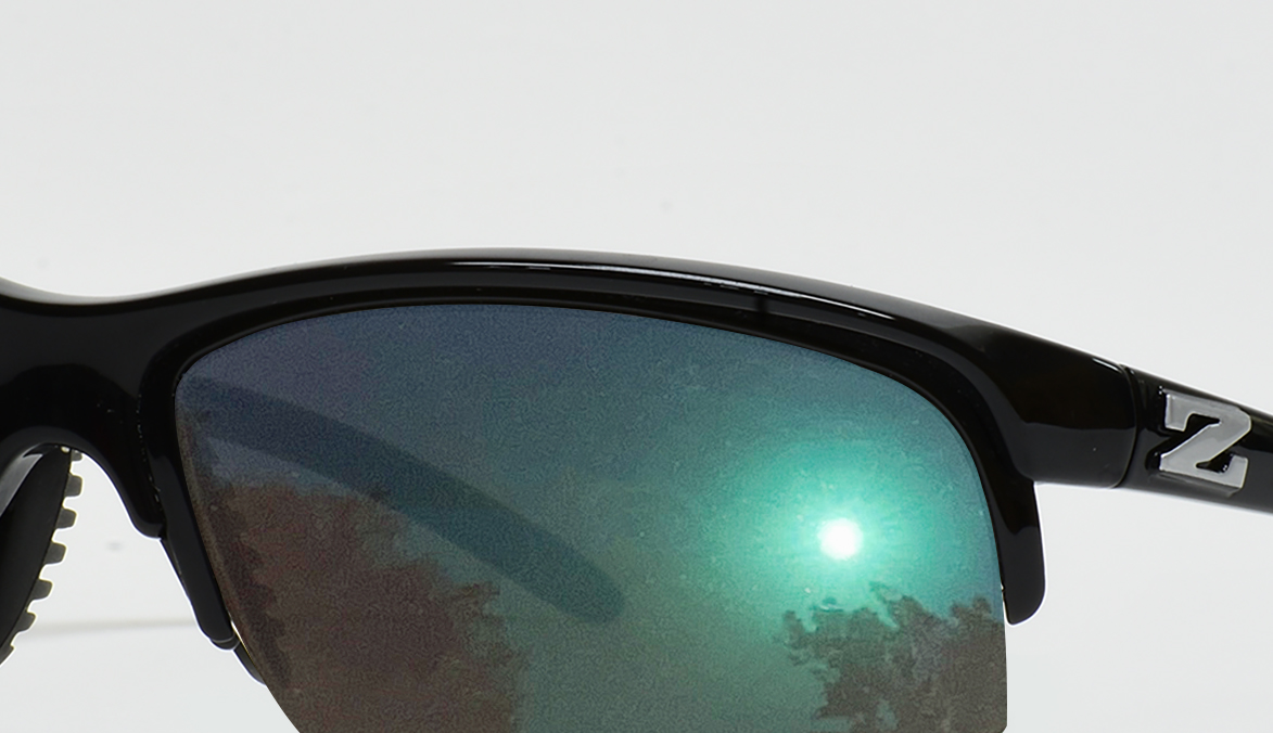 black-frame-green-mirror