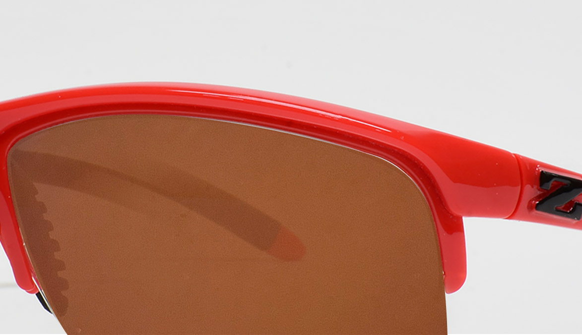 zoran-red-frame-amber-lens